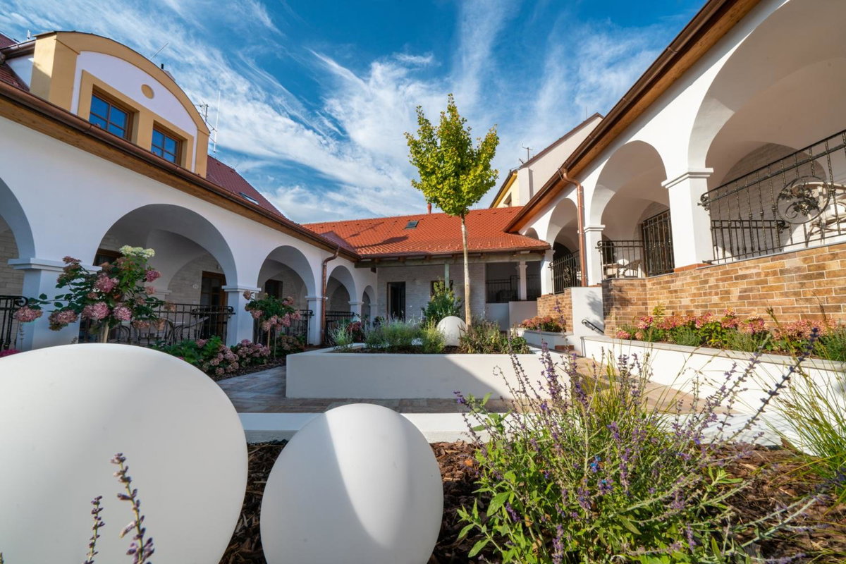 Hotel · Modrá Hortenzie, Archlebov