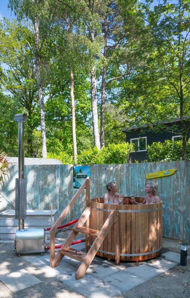 zen-bungalow NO 2 met sauna en hottub, Rheezerveen, The Netherlands