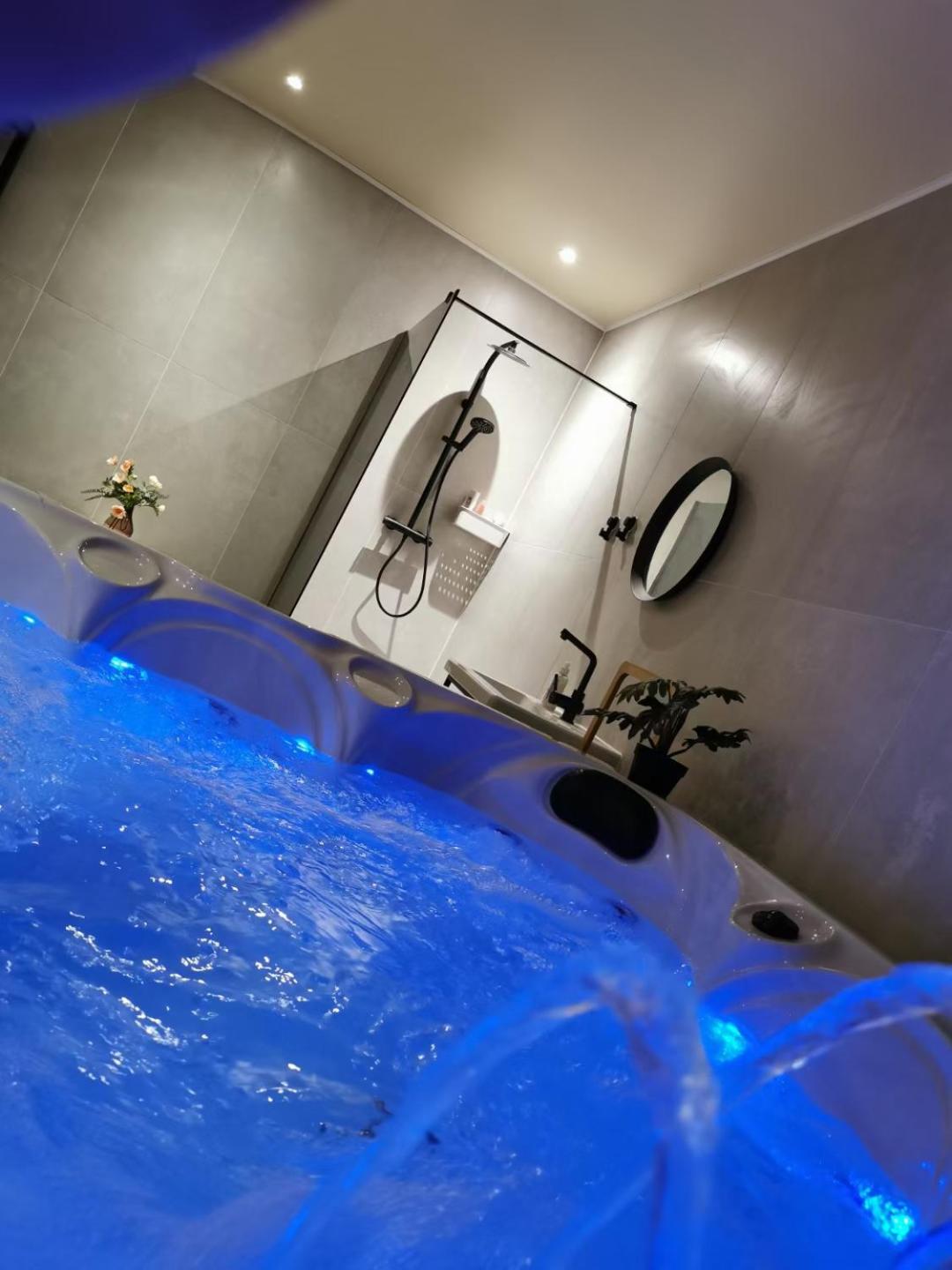 Hotel · Mica beauty & wellness center, Temse