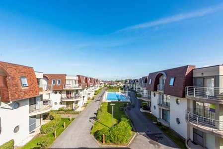 Modern Apartment with Terrace & public Pool, Bredene, Belgium