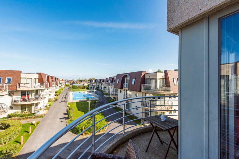 Modern Apartment with Terrace & public Pool, Bredene, Belgium