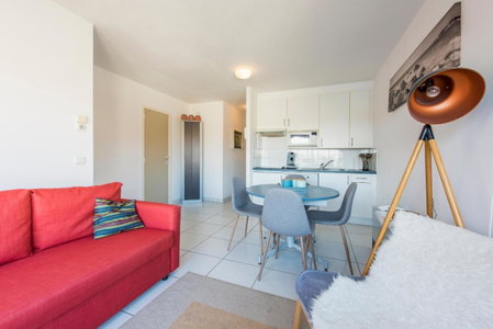 Modern Apartment with Terrace & public Pool, Bredene, Belgium