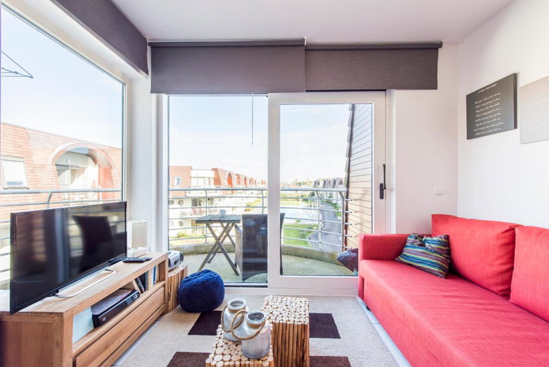 Modern Apartment with Terrace & public Pool, Bredene, Belgium