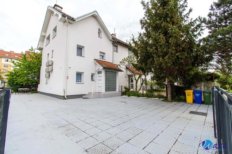 TWO BEDROOM MODERN APARTMENT near the AIRPORT, Velika Gorica, Croatia
