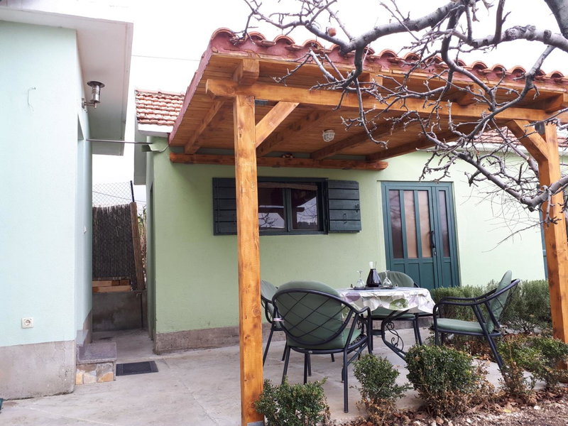 Seaside apartment for 2 p, Trogir, Croatia