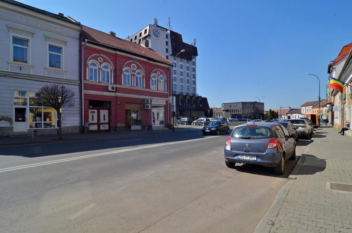 Apartament 11 Central, Romania