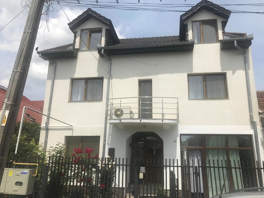 Spacious and cozy 3BD+Terrace Couples Apartment, Timişoara, Romania