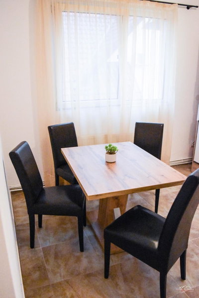 Spacious and cozy 3BD+Terrace Couples Apartment, Timişoara, Romania