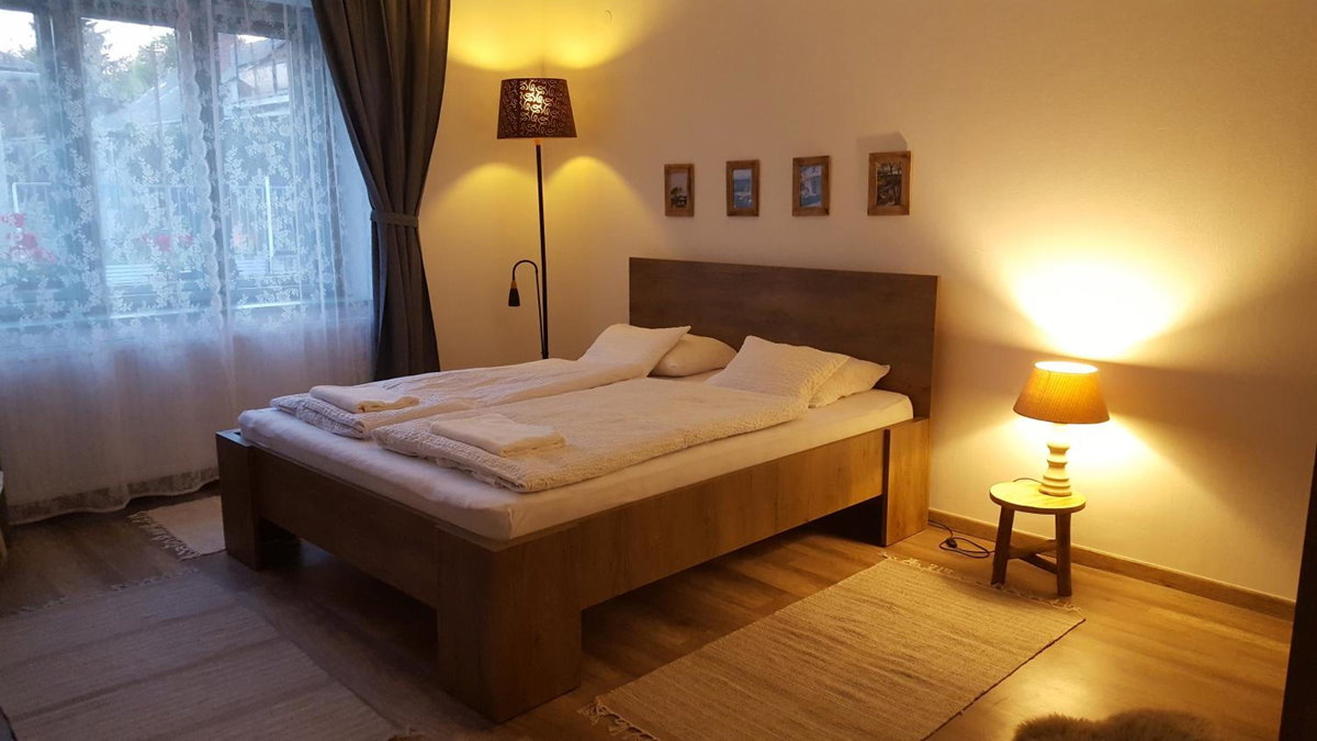 Zrínyi 11 Apartments, Hungary