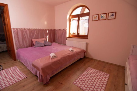 Napvirág-Ház, Zsira, Hungary