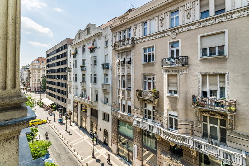 BpR B&W Elegant Home, Budapest, Hungary