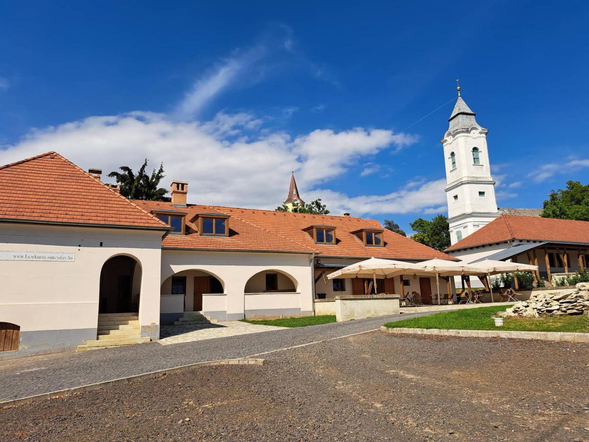 Tarcal Apartman, Hungary