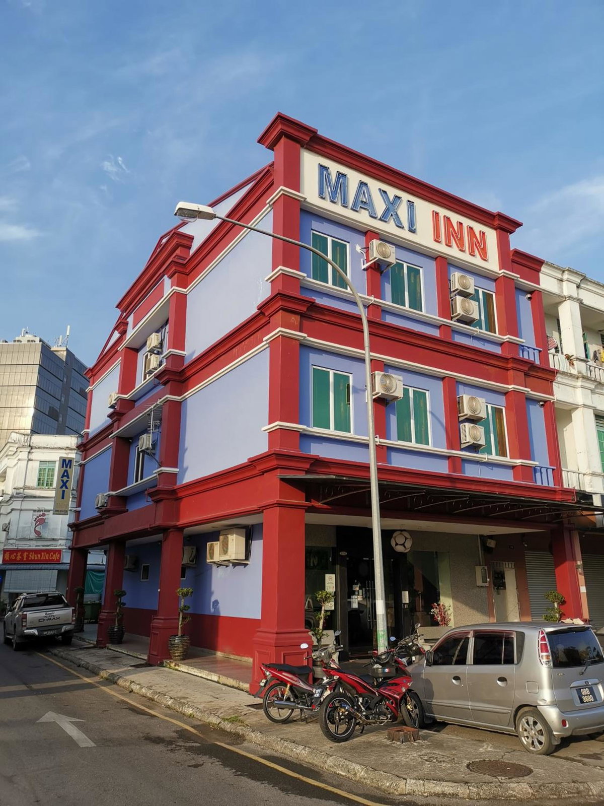 Maxi Inn, Malaisie