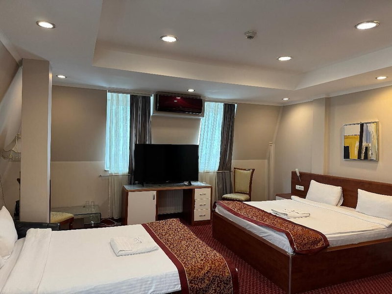 Hotel Royal, Pristina, Serbia