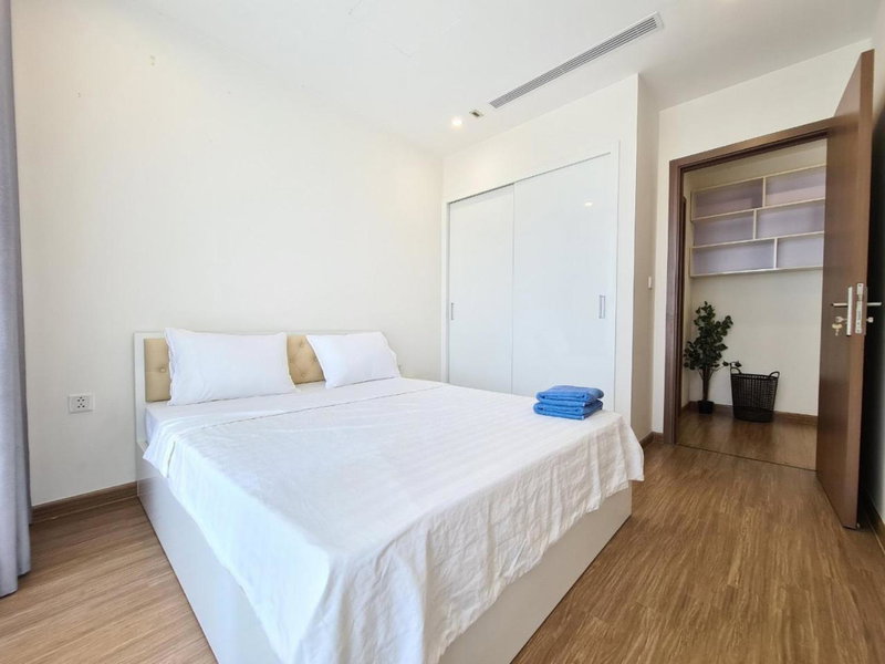 Vincom Plaza Vinhomes Sky Lake Phạm Hùng Mỹ Đình, Hanoi, Vietnam