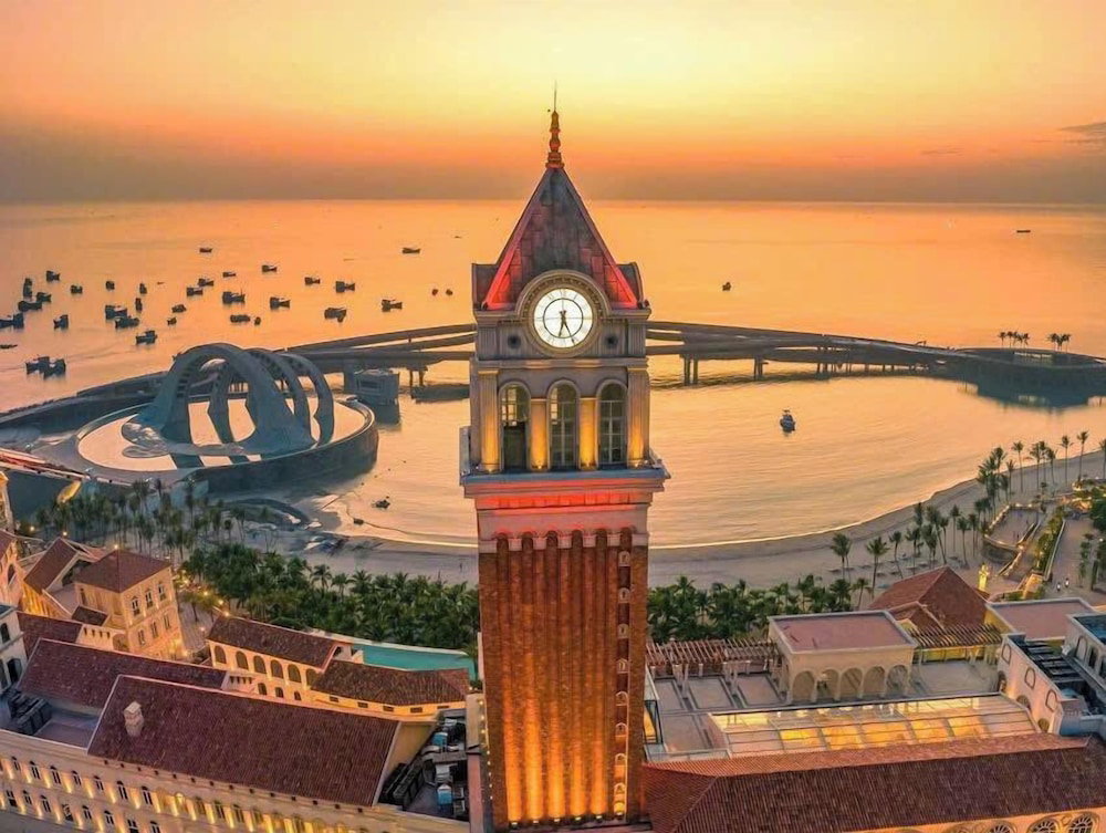 Azure Premium Apartments, Vietnam