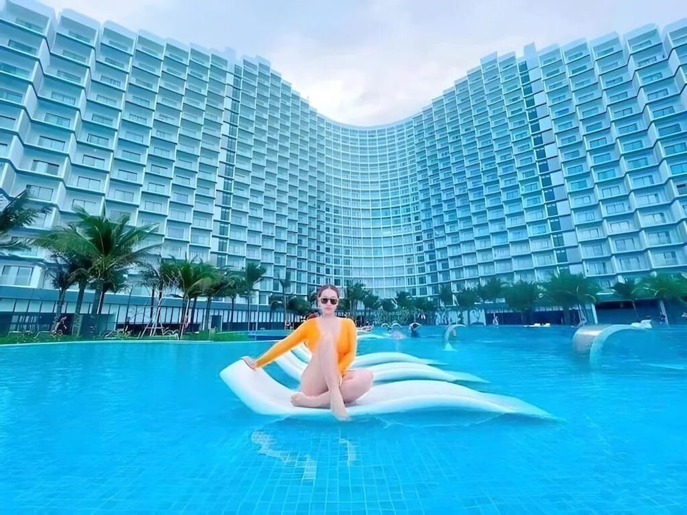 Hotel · EMS HOUSE Sea View Apartment - The Arena Cam Ranh, Cam Ranh
