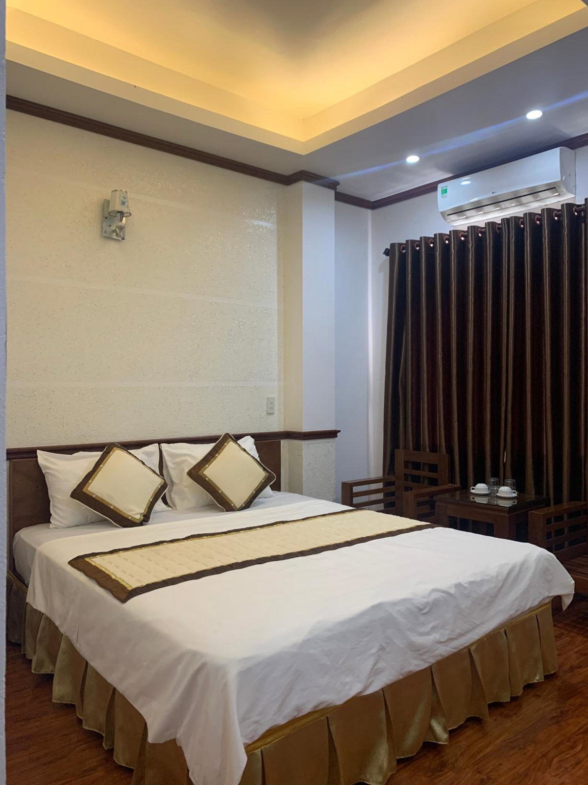 Hưng Thành Riverside Hotel, Vietnam
