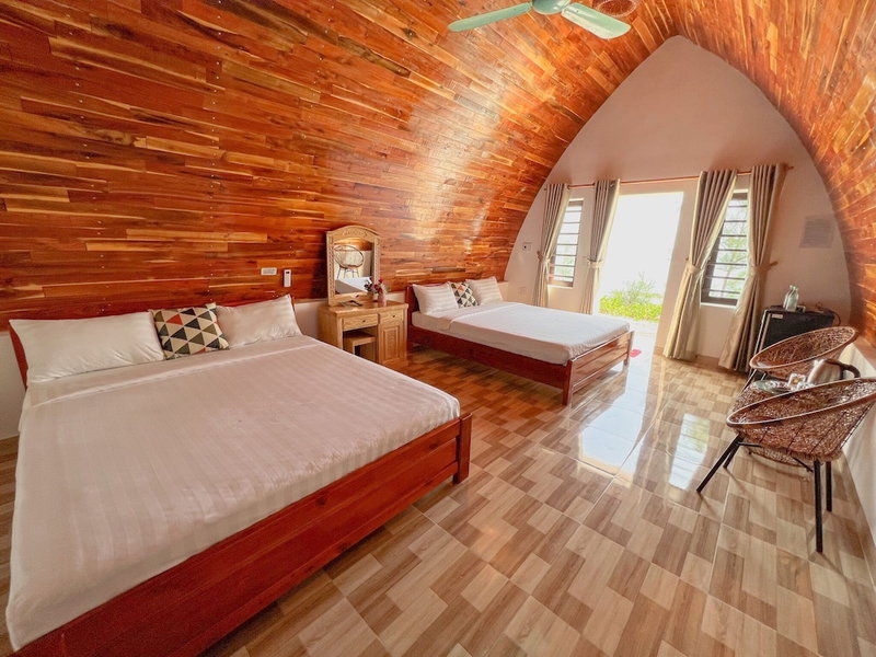 Hoa Loi Resort, Song Cau, Vietnam