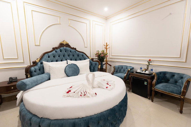 Royal Hotel Sài Đồng - Long Biên, Hanoi, Vietnam