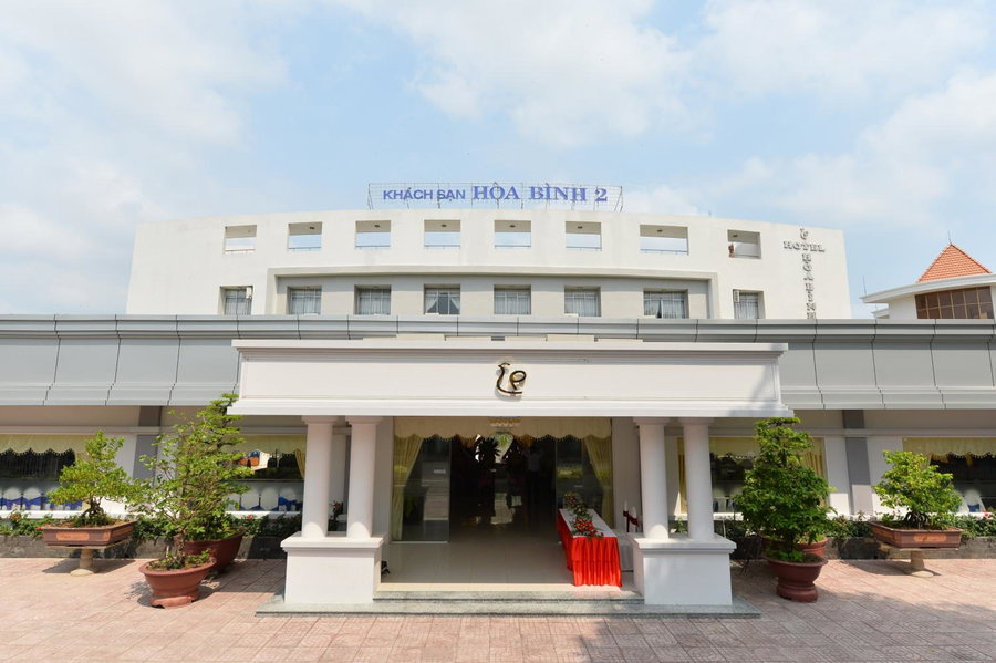 Nhà Hàng Khách Sạn Hòa Bình 2, Long Xuyên, Vietnam