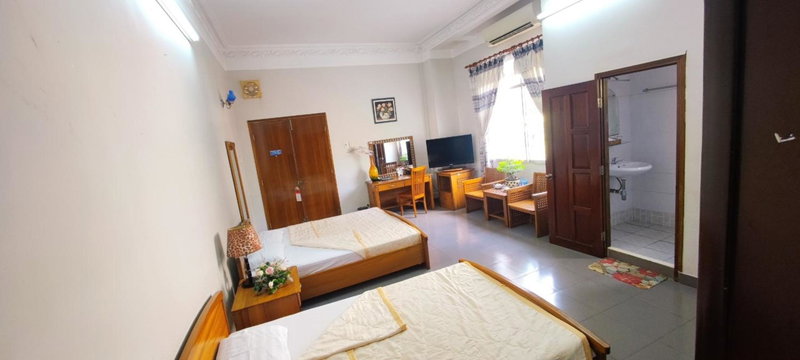 Nhà Hàng Khách Sạn Hòa Bình 2, Long Xuyên, Vietnam