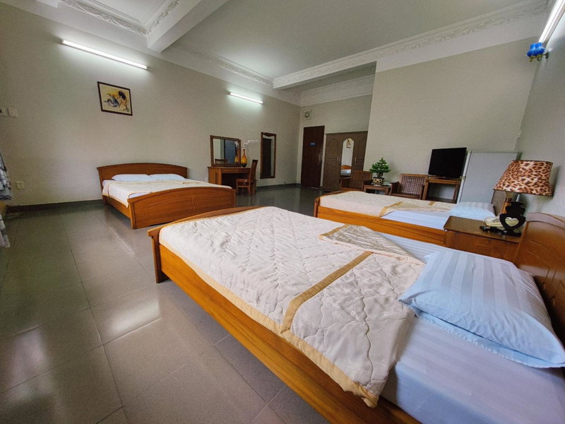 Nhà Hàng Khách Sạn Hòa Bình 2, Long Xuyên, Vietnam