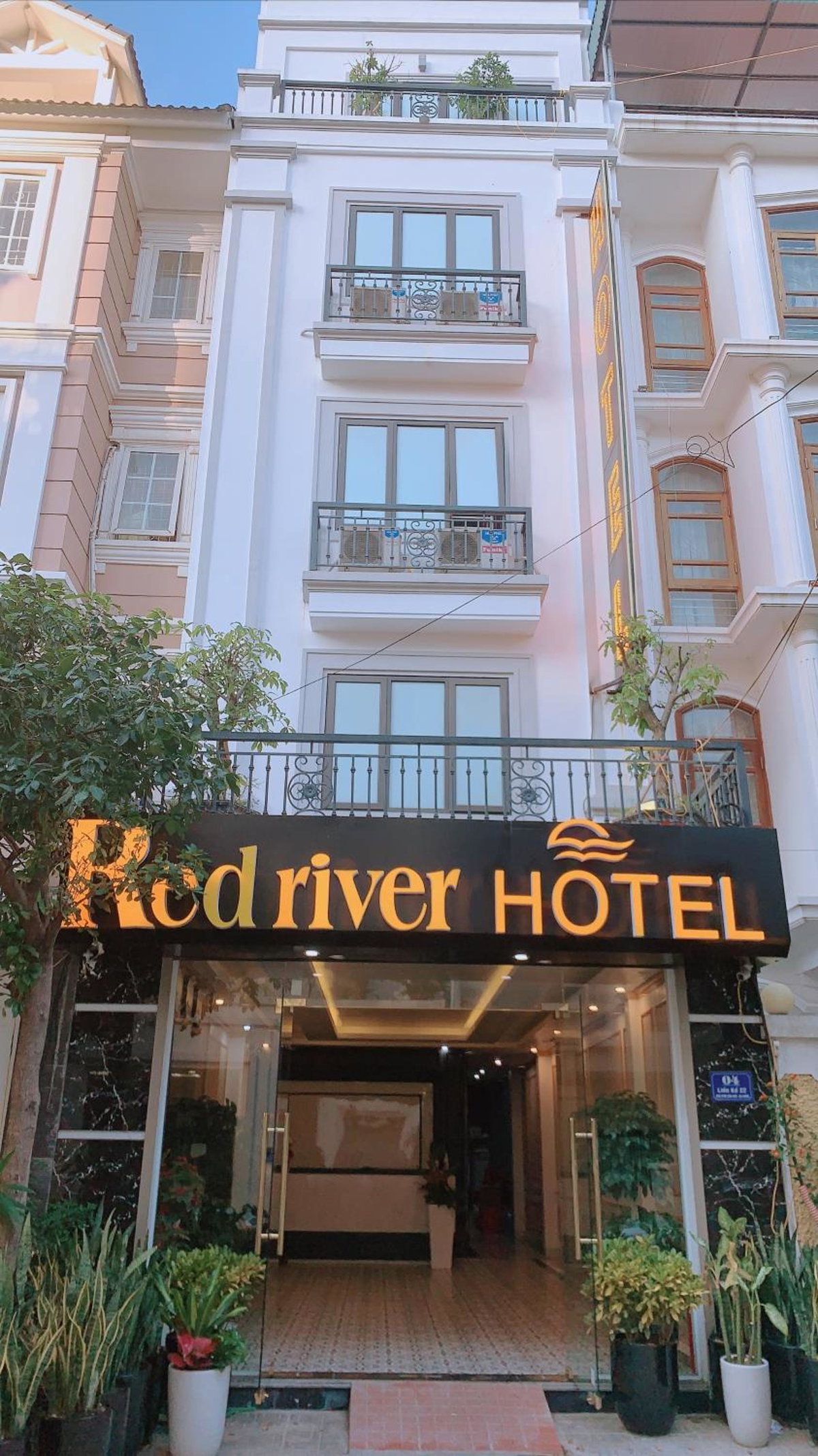 Hotel · Hotel Red River, Hà Ðông
