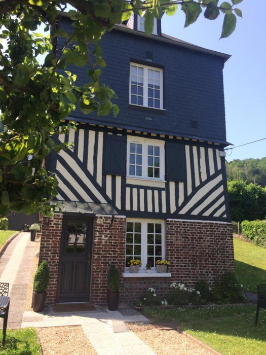 Les pommiers, Honfleur, France