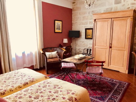 Le trente trois, Uzès, France