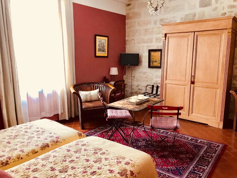 Le trente trois, Uzès, France