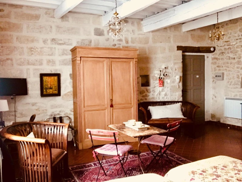 Le trente trois, Uzès, France