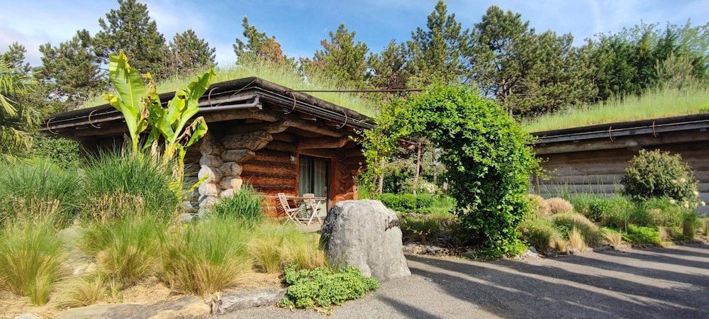 Hotel · Les Chalets de Maramour, Chazey-sur-Ain