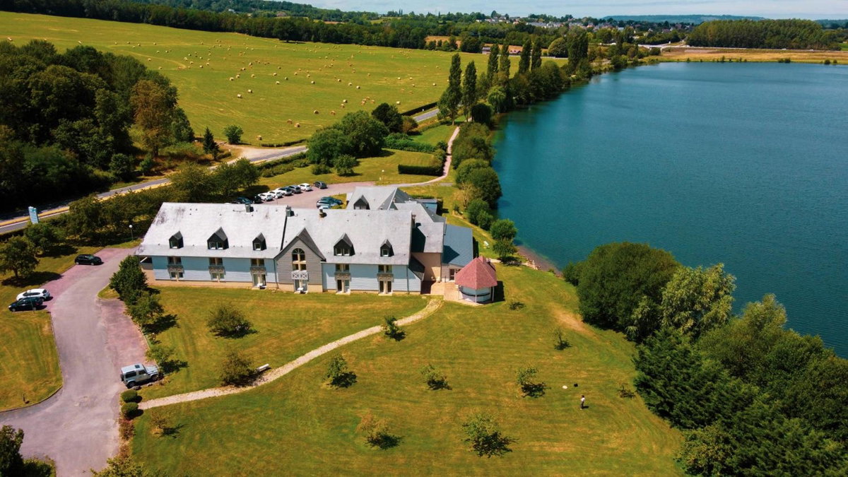 Hotel · Eden Park Hotel Restaurant, Pont-lʼÉvêque