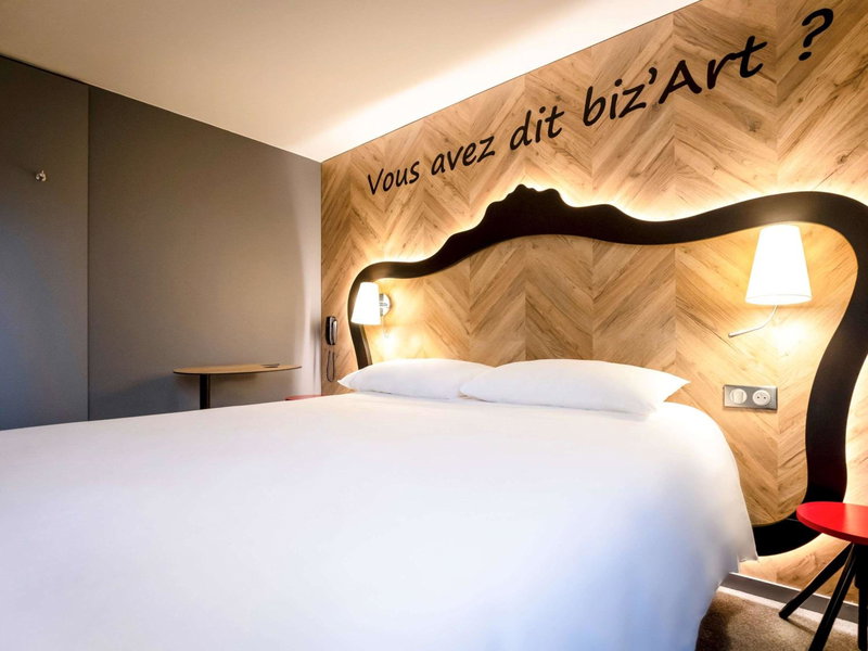 ibis Styles Douai Gare Gayant Expo, Douai, France