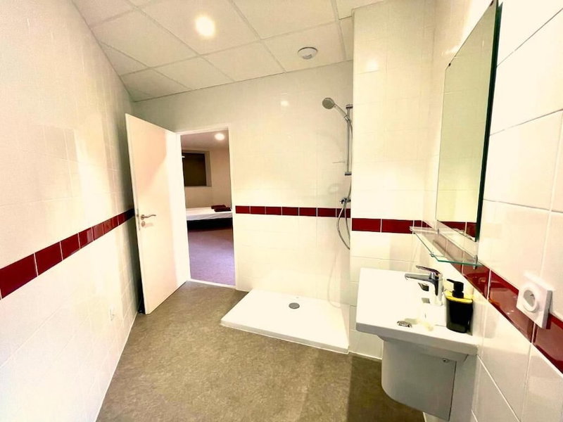 Hostel Flamingo Nîmes Centre Gare, Nîmes, France