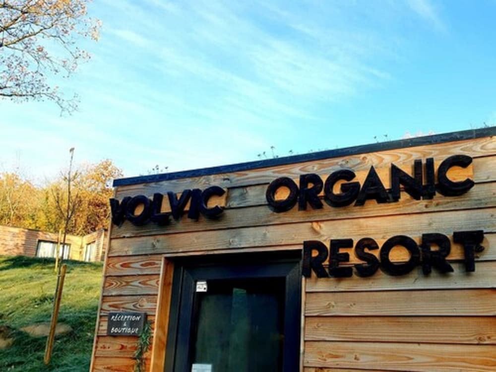 Hotel · Volvic Organic Resort, Volvic