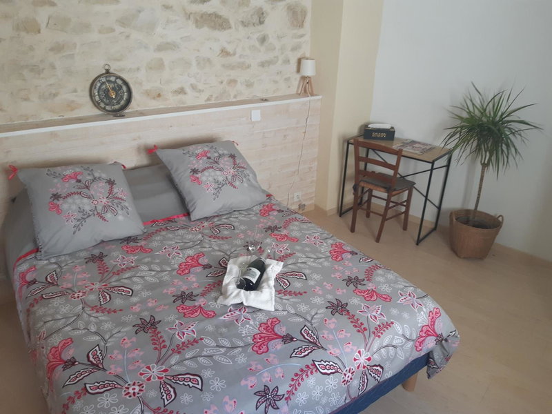Suite Privée Bed and Breakfast, Nîmes, France