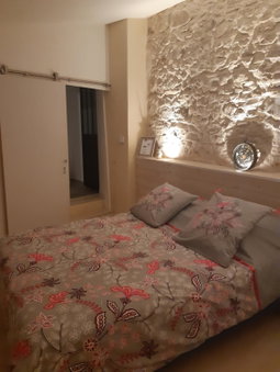 Suite Privée Bed and Breakfast, Nîmes, France