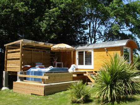 MAROSENIA TTIKI - Cabanes et Spa, Ascain, France