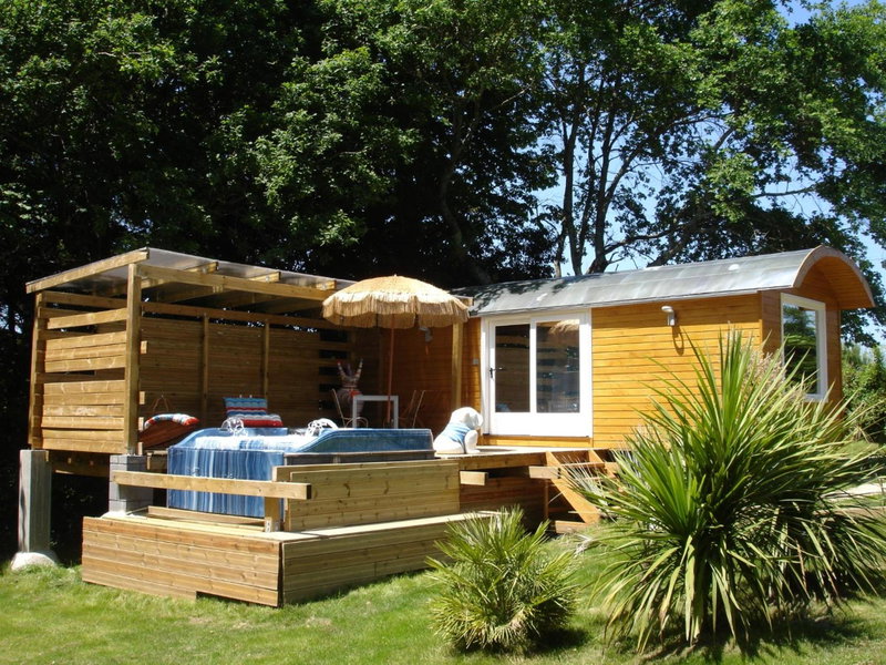 MAROSENIA TTIKI - Cabanes et Spa, Ascain, France