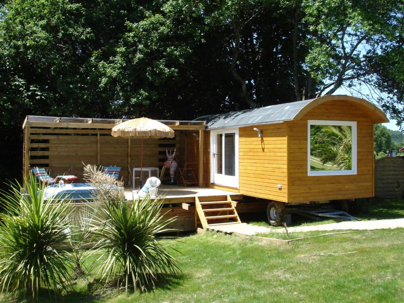 MAROSENIA TTIKI - Cabanes et Spa, Ascain, France