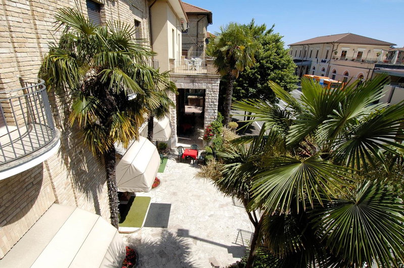Hotel Moderno, Assisi, Italy