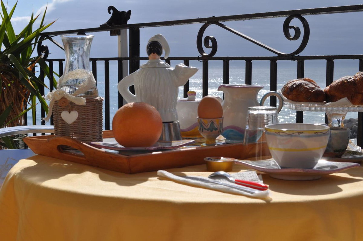 Hotel · B&B Fronte Del Mare, Salerno