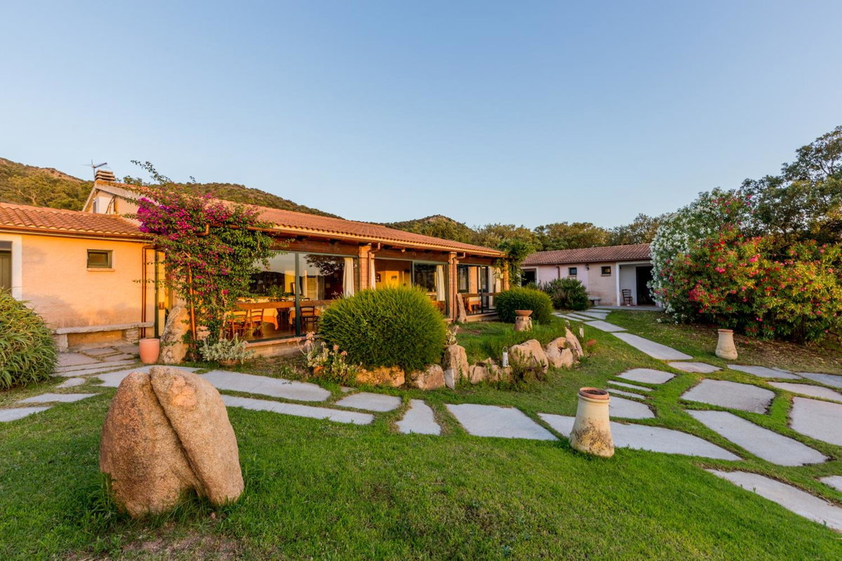 Hotel & Glamping Borgo di Campagna, Italy
