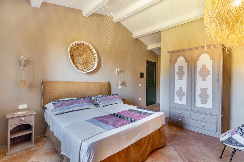 Hotel & Glamping Borgo di Campagna, Porto San Paolo, Italy