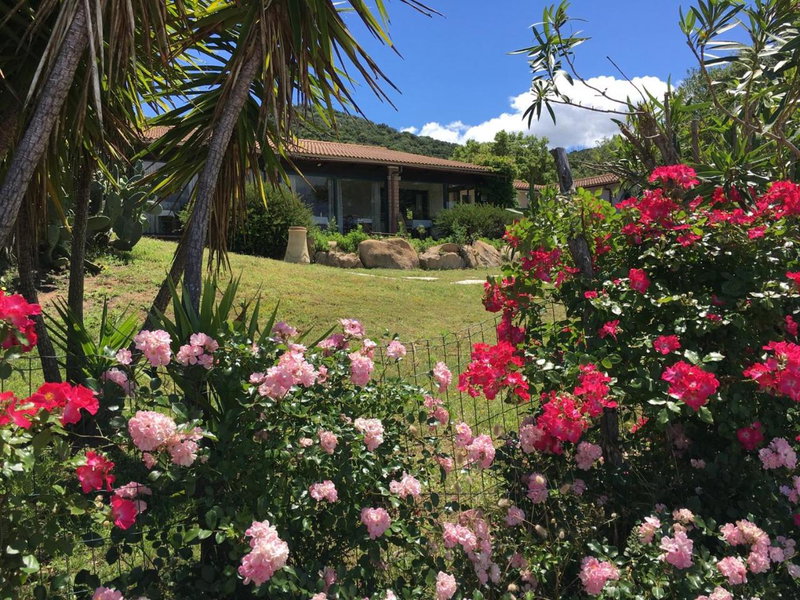 Hotel & Glamping Borgo di Campagna, Porto San Paolo, Italy