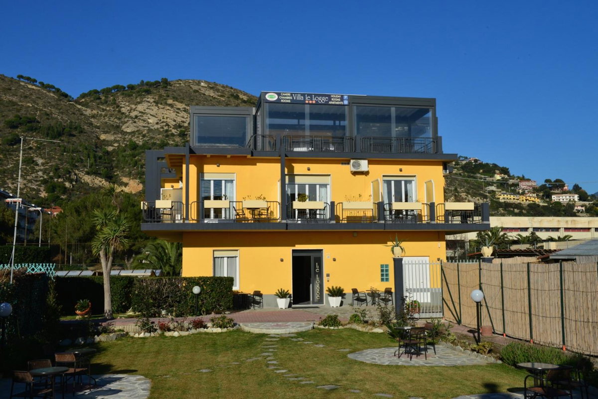 Villa Le Logge, Italy