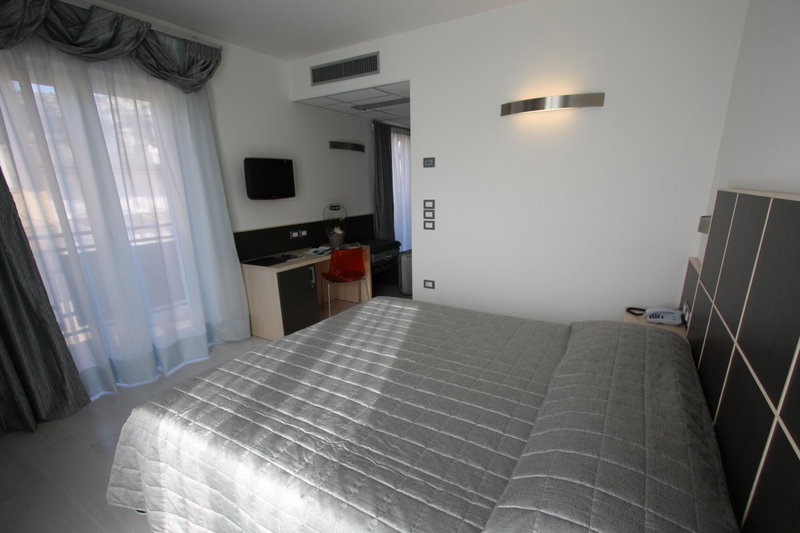 Hotel Garnì Corallo, Nago-Torbole, Italy