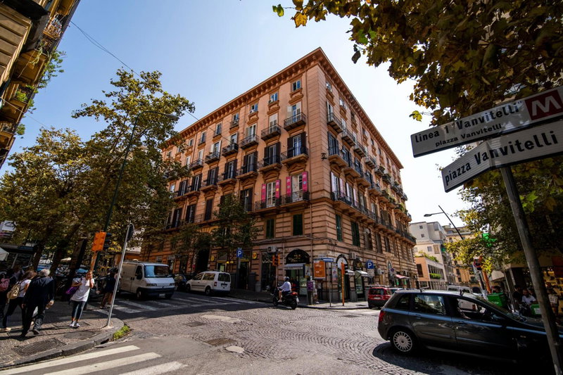 La Chambre, Naples, Italy